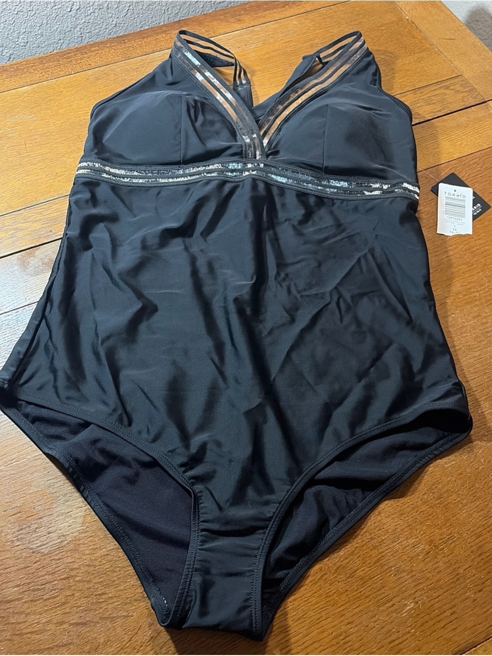 Torrid Woman’s Size 1X One Piece Swim Suit Wire Free Black Adjustable Straps NWT